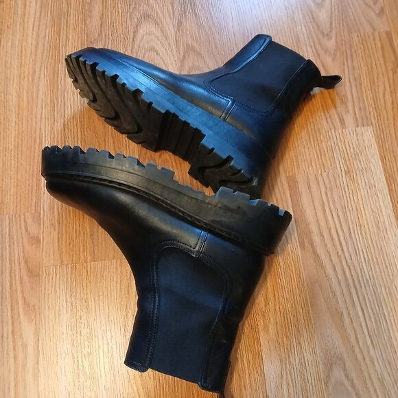 H&M Pull-on Leather Lug Sole Ankle Boot - Picture 1 of 9